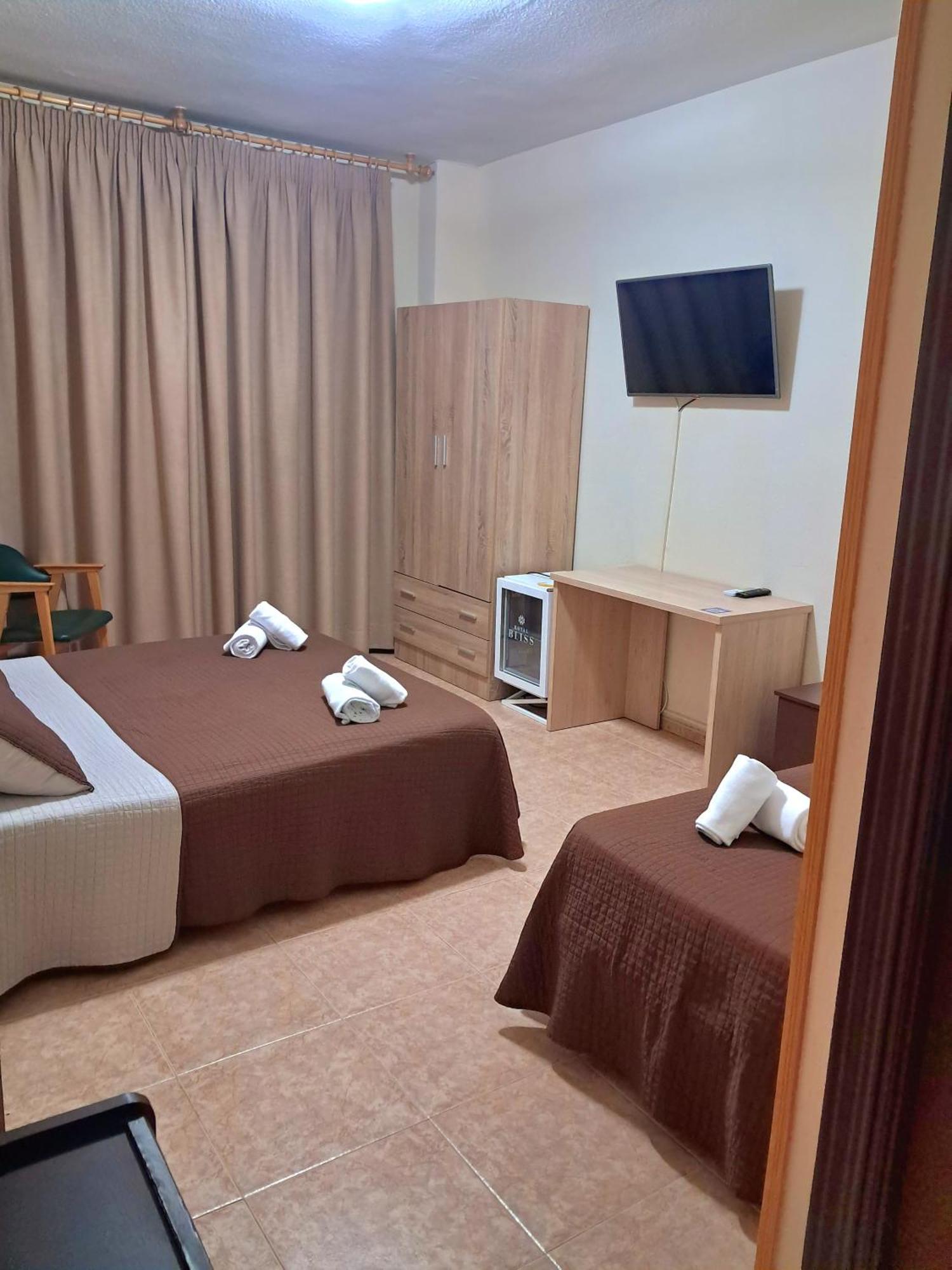 Hostal Doña María Valdemoro Exterior foto