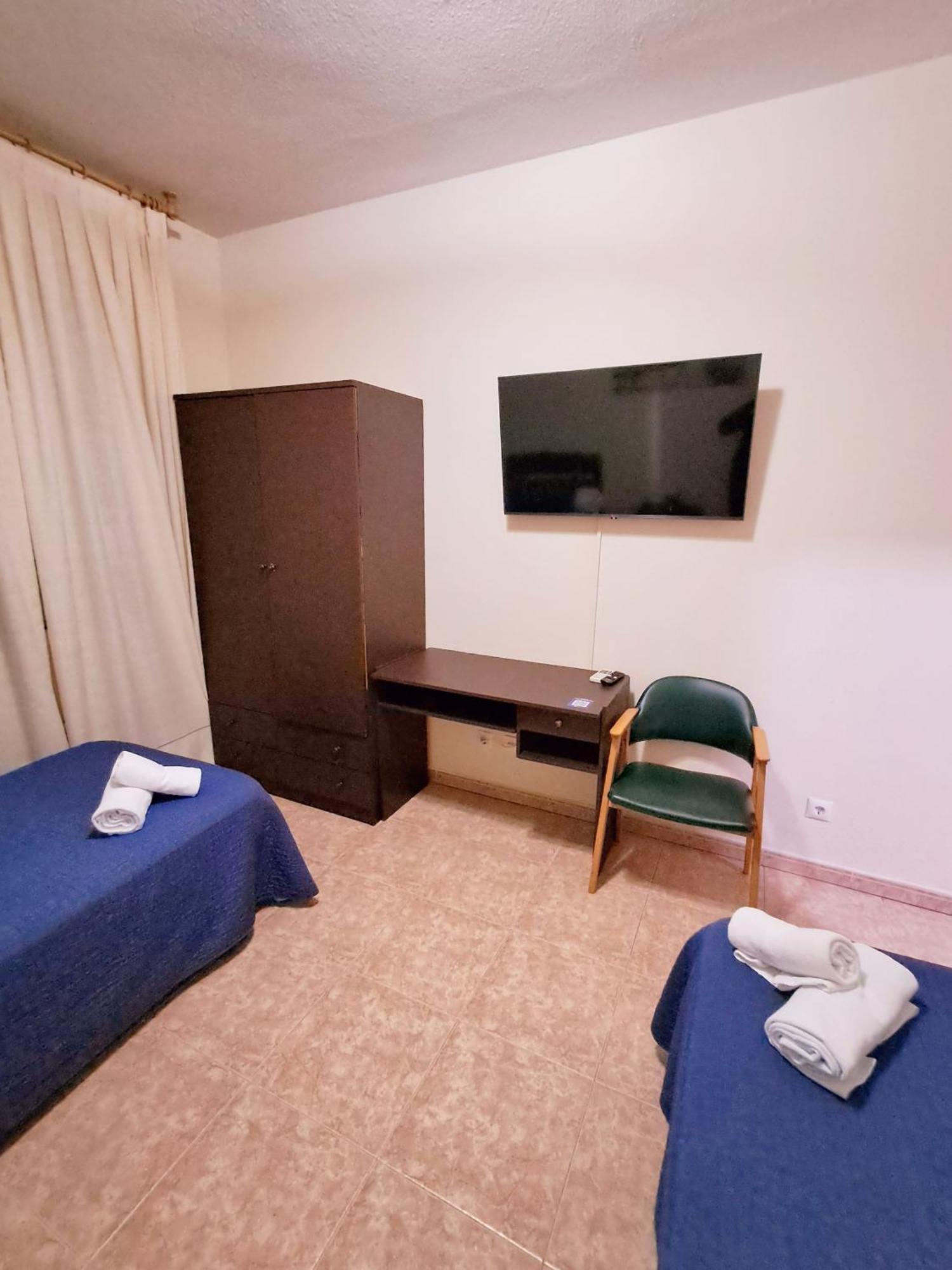 Hostal Doña María Valdemoro Exterior foto