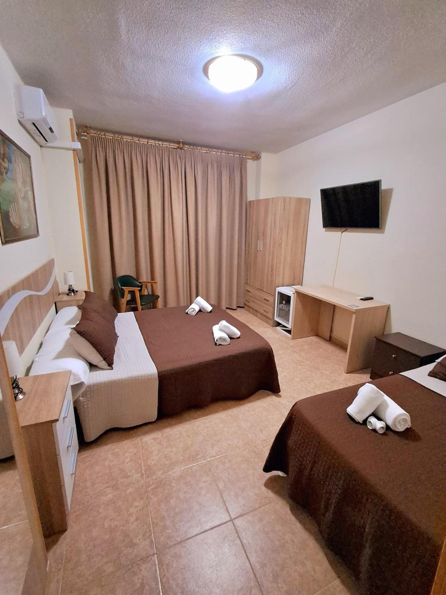 Hostal Doña María Valdemoro Exterior foto